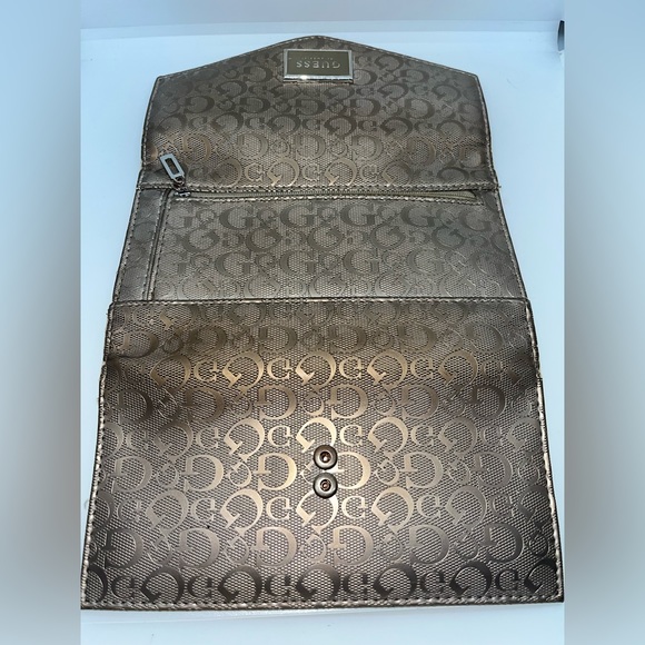 Guess Wallet - Picture 4 of 4
